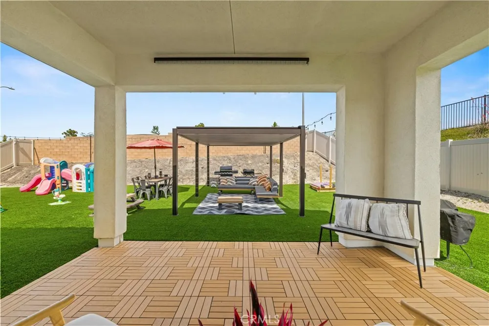 28631 Bloom Saugus, CA 91350