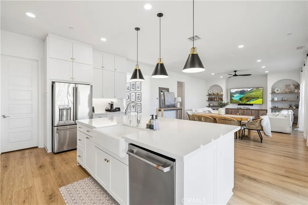 28631 Bloom Saugus, CA 91350