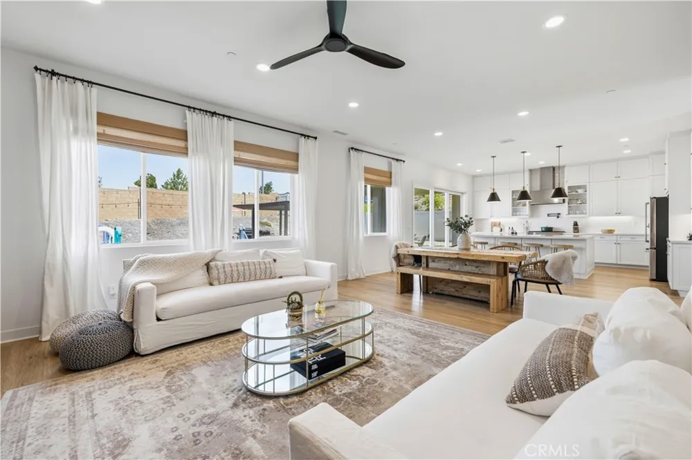 28631 Bloom Saugus, CA 91350