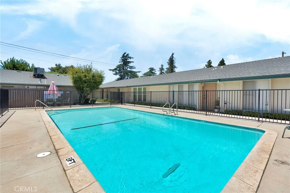 182 W Barstow Avenue #A Fresno, CA 93704