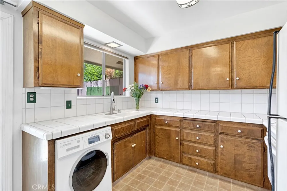 182 W Barstow Avenue #A Fresno, CA 93704