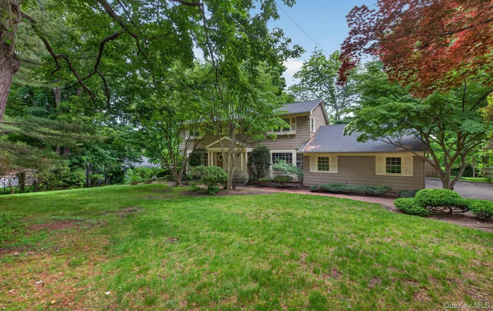 19 Seward Drive Woodbury, NY 11797