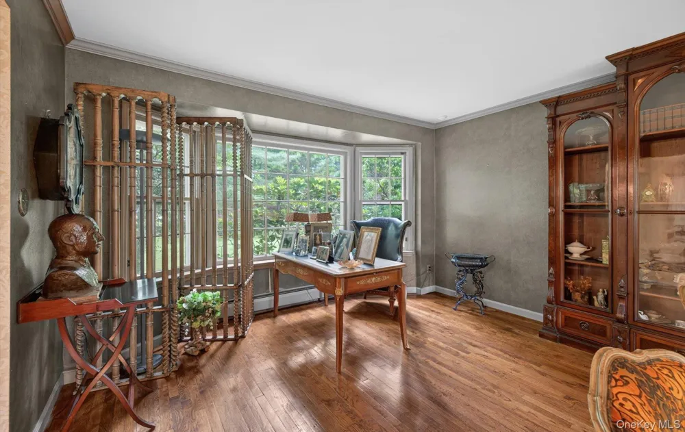 19 Seward Drive Woodbury, NY 11797