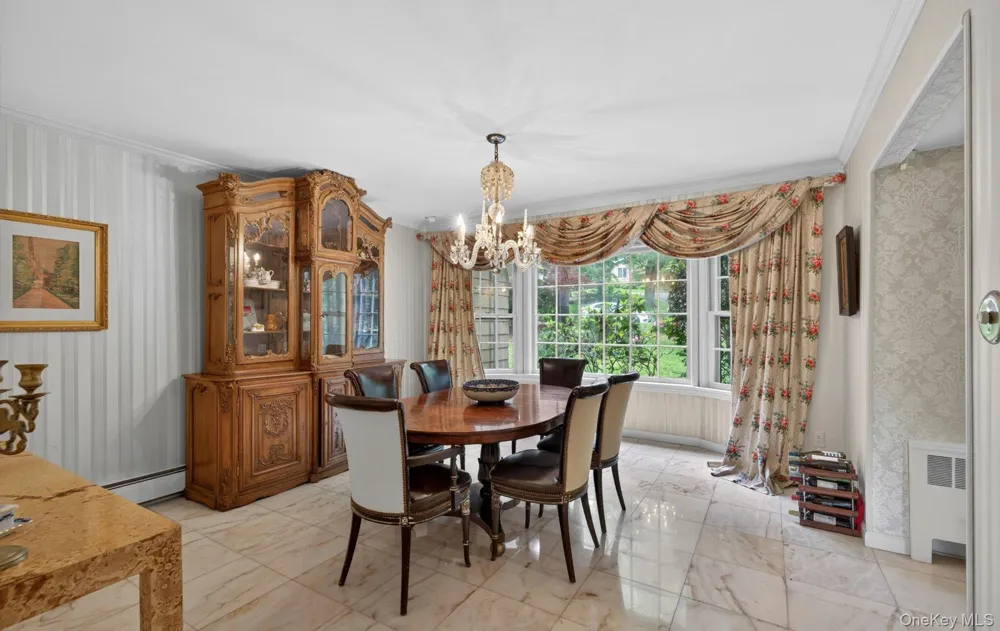 19 Seward Drive Woodbury, NY 11797