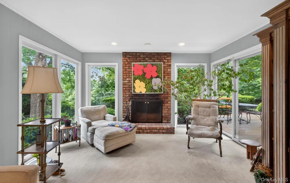 19 Seward Drive Woodbury, NY 11797
