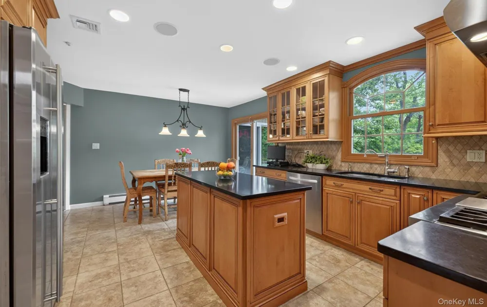 19 Seward Drive Woodbury, NY 11797