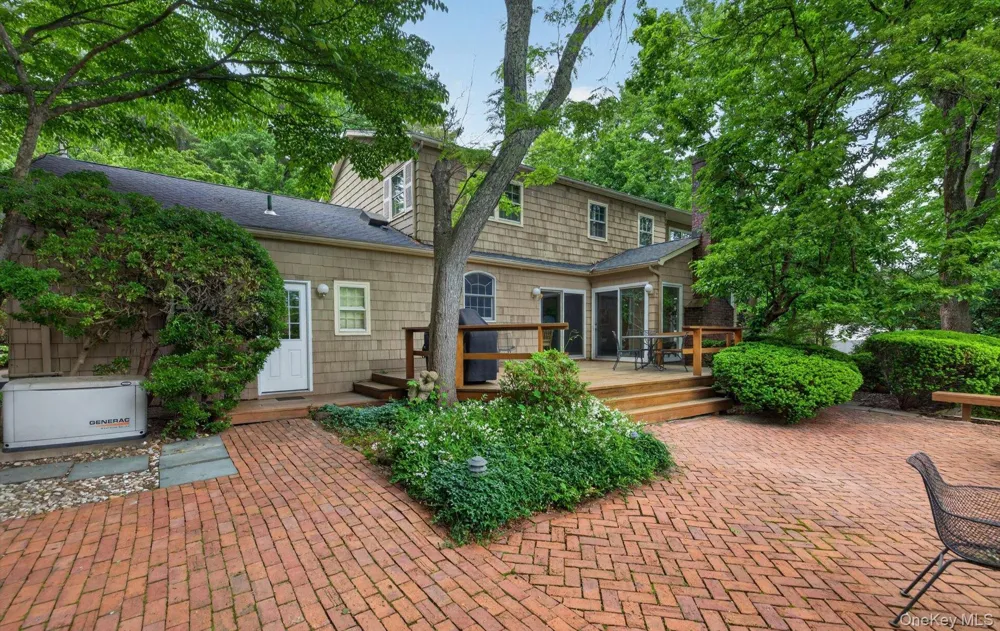 19 Seward Drive Woodbury, NY 11797