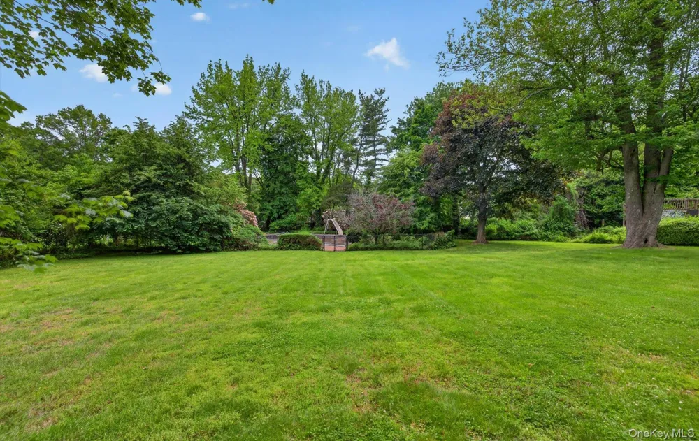 19 Seward Drive Woodbury, NY 11797