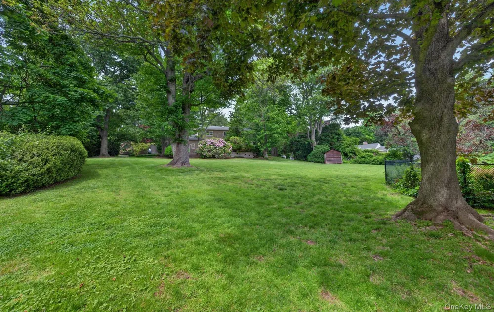19 Seward Drive Woodbury, NY 11797