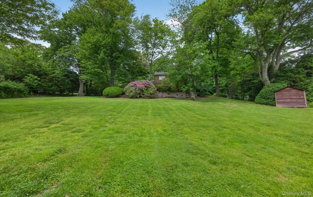 19 Seward Drive Woodbury, NY 11797