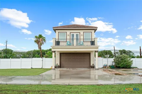 4 Lavaca Bay Place