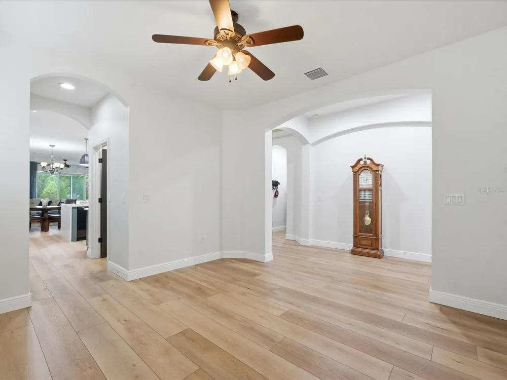 17735 BRIGHT WHEAT DRIVE Lithia, FL 33547