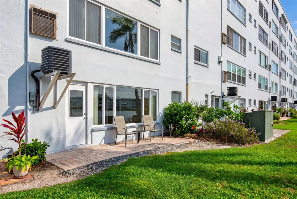 5925 SHORE BOULEVARD S #108 Gulfport, FL 33707