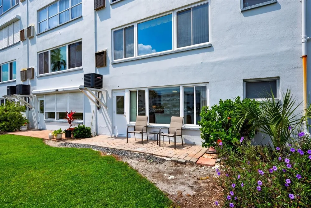 5925 SHORE BOULEVARD S #108 Gulfport, FL 33707
