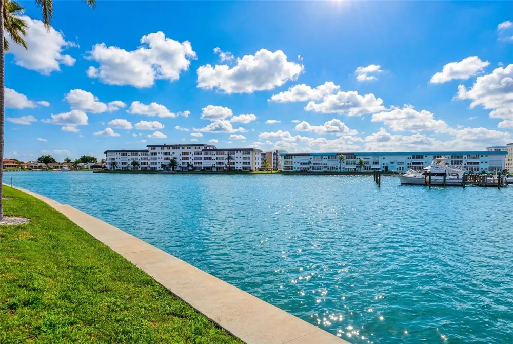 5925 SHORE BOULEVARD S #108 Gulfport, FL 33707