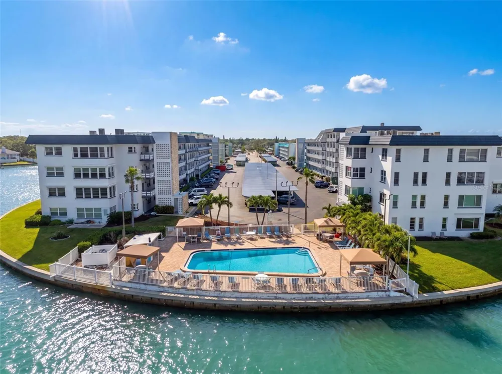 5925 SHORE BOULEVARD S #108 Gulfport, FL 33707