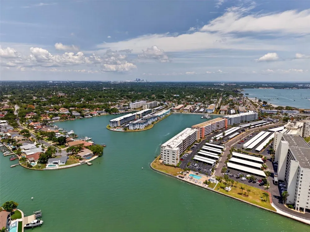5925 SHORE BOULEVARD S #108 Gulfport, FL 33707
