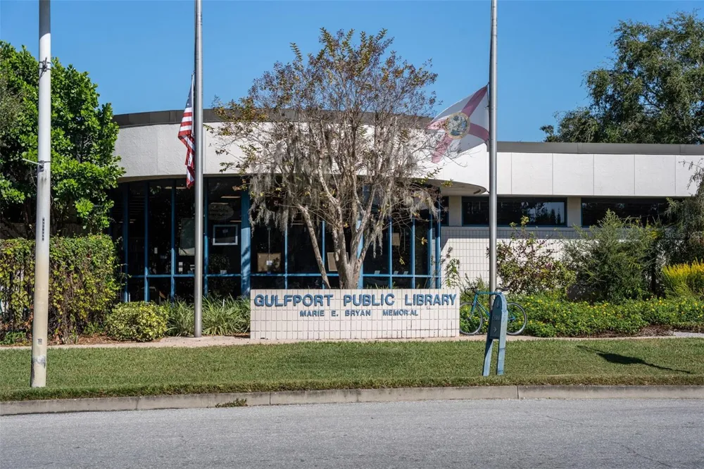 5925 SHORE BOULEVARD S #108 Gulfport, FL 33707