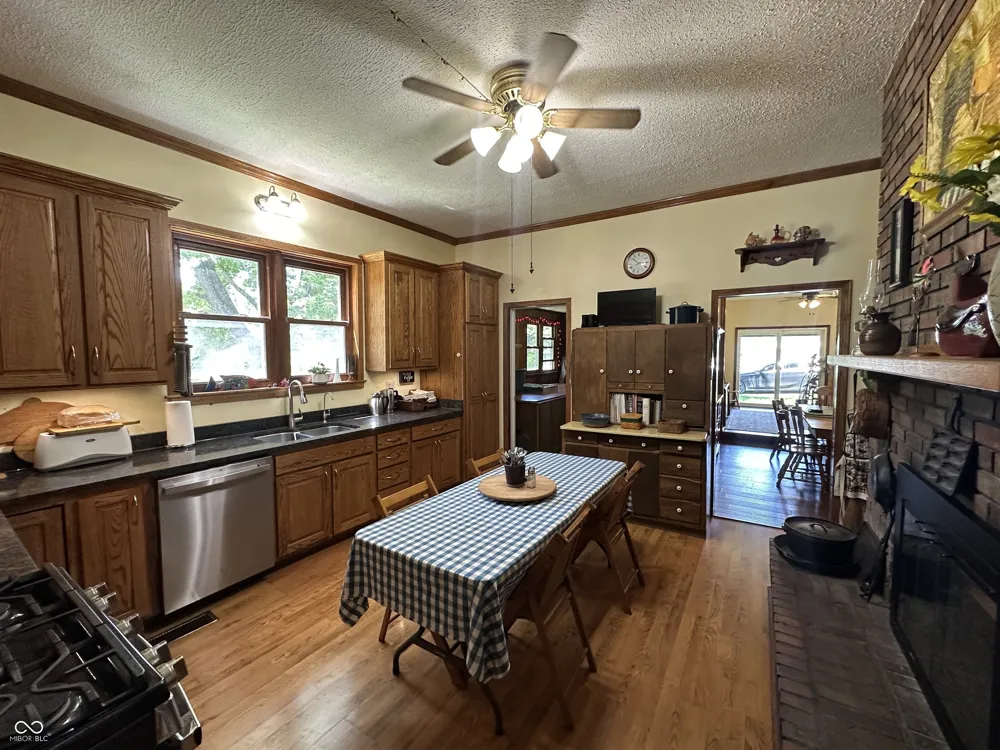 938 W 425 S Rockville, IN 47872
