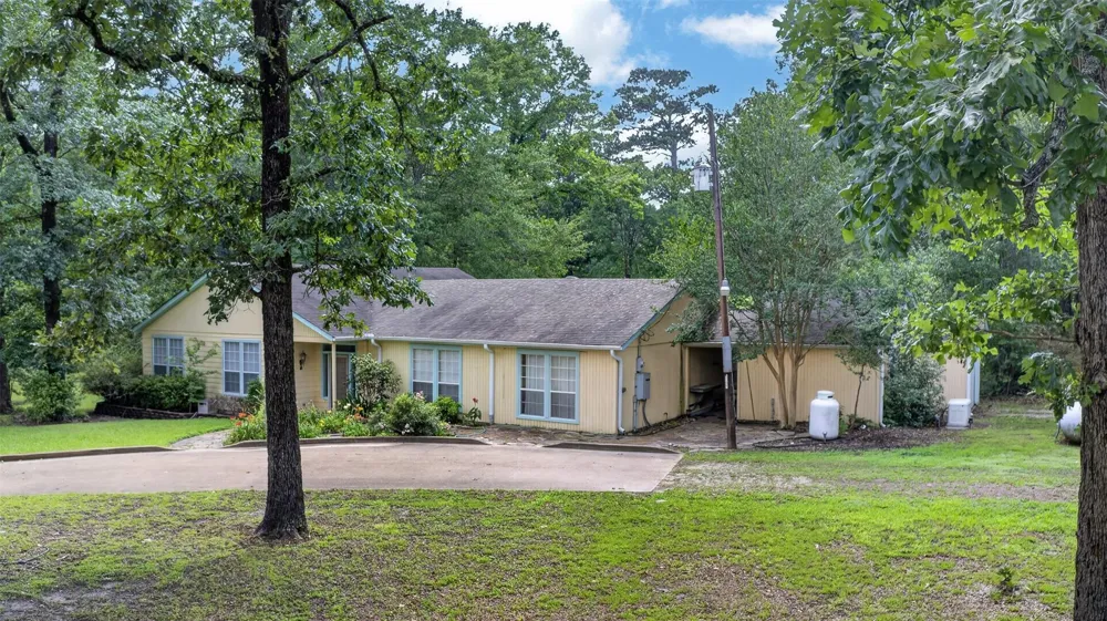 540 County Road 4677 Kennard, TX 75847