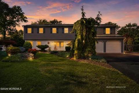4 Canadian Woods Road