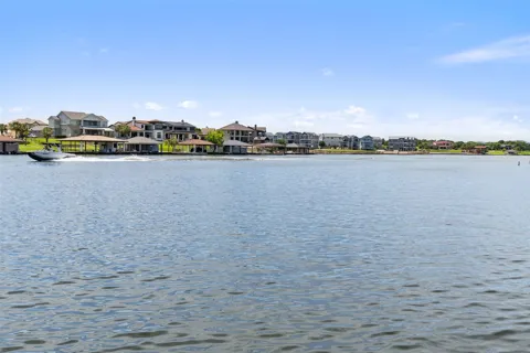 1 Williams Lakeshore Drive