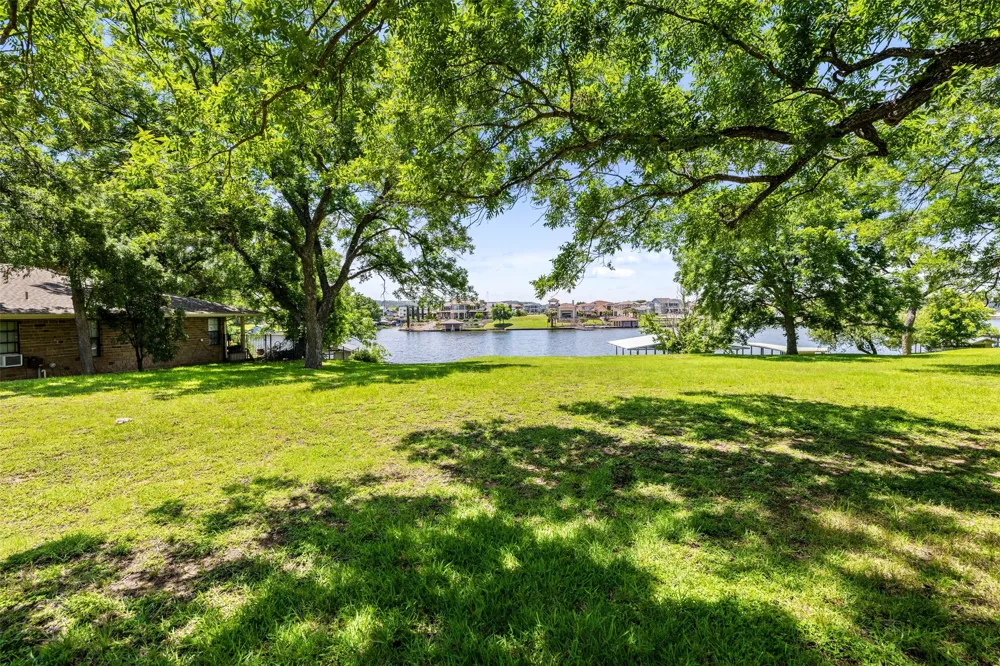 1 Williams Lakeshore Drive Kingsland, TX 78639