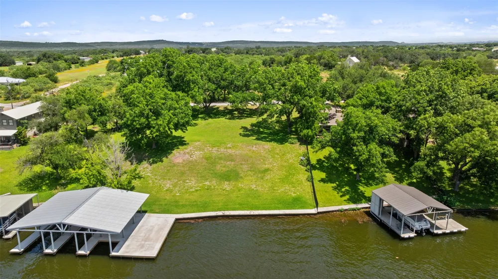 1 Williams Lakeshore Drive Kingsland, TX 78639