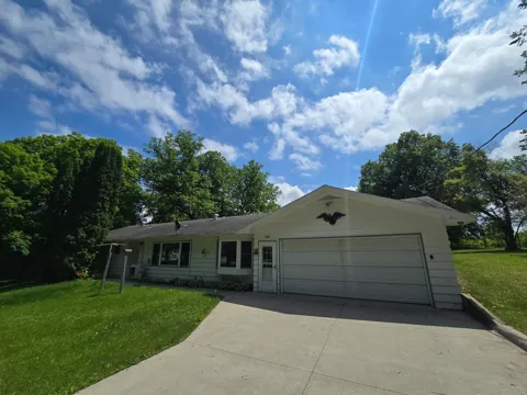 321 E Scharf Avenue