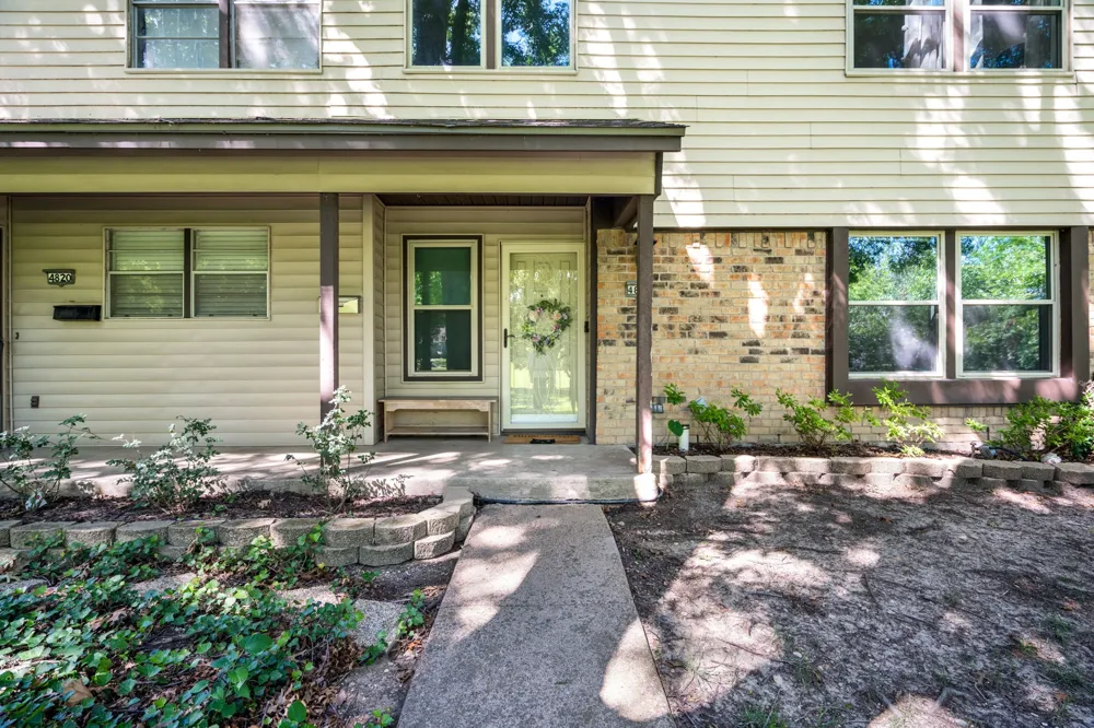 4822 Rollingwood Court Garland, TX 75043