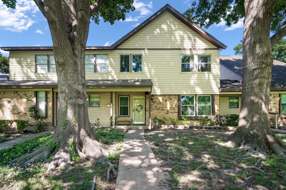 4822 Rollingwood Court Garland, TX 75043