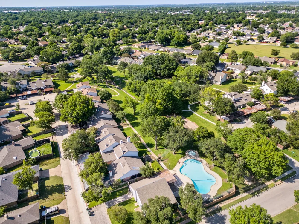 4822 Rollingwood Court Garland, TX 75043
