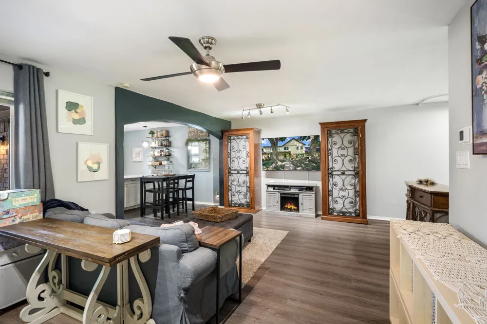 4822 Rollingwood Court Garland, TX 75043
