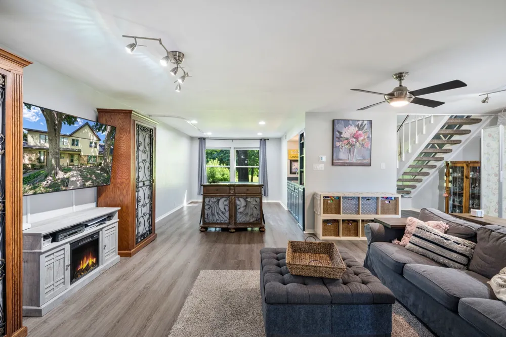 4822 Rollingwood Court Garland, TX 75043