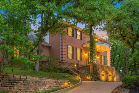 302 W Charlottesville Avenue