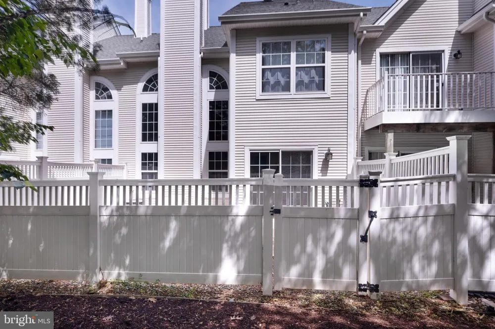 408 AMBERLEIGH DRIVE Pennington, NJ 08534