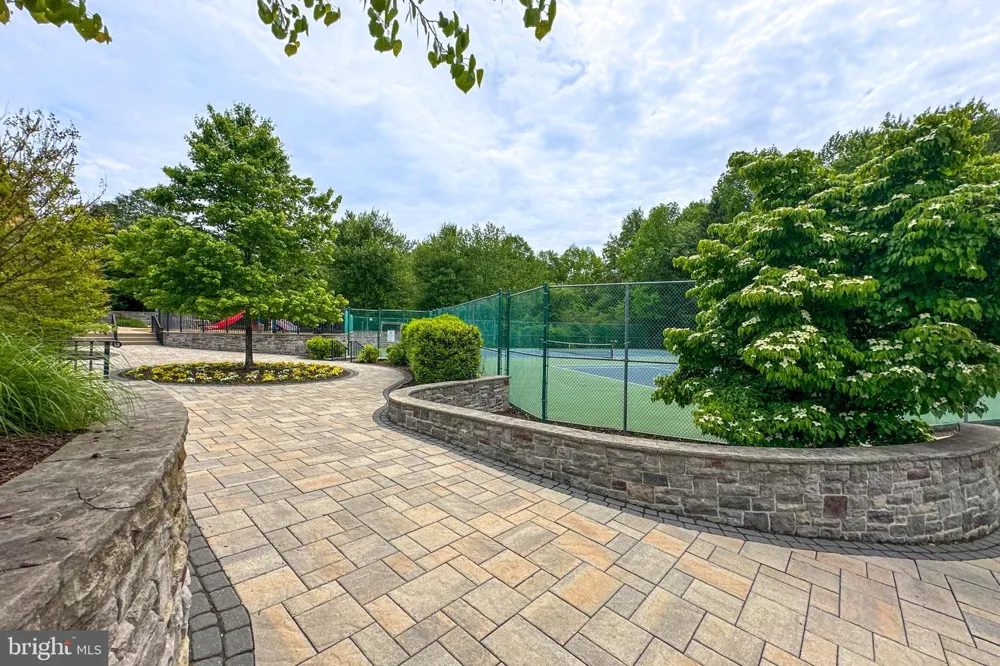 408 AMBERLEIGH DRIVE Pennington, NJ 08534