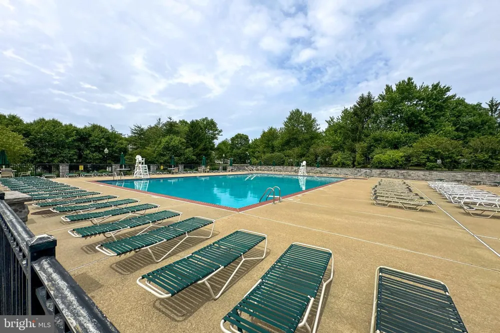 408 AMBERLEIGH DRIVE Pennington, NJ 08534