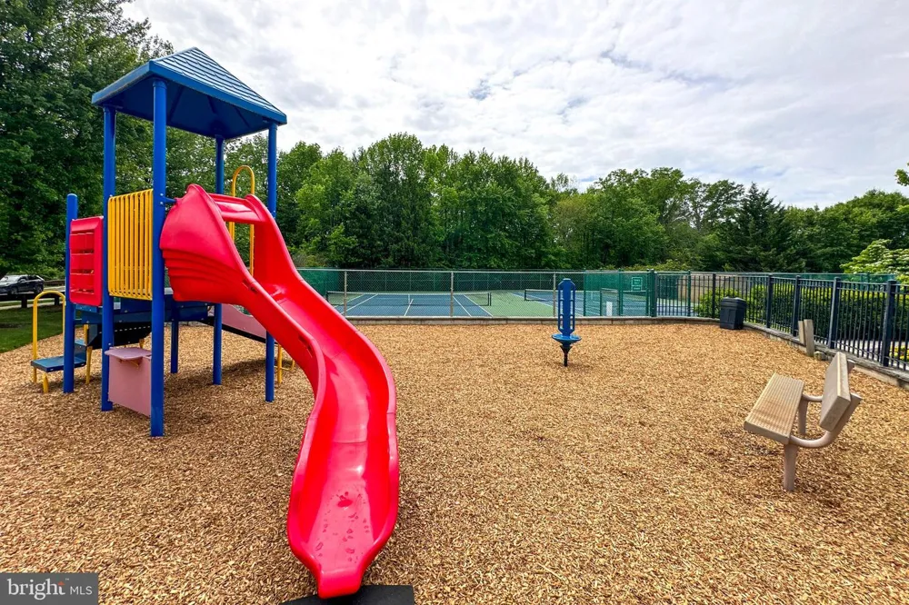 408 AMBERLEIGH DRIVE Pennington, NJ 08534