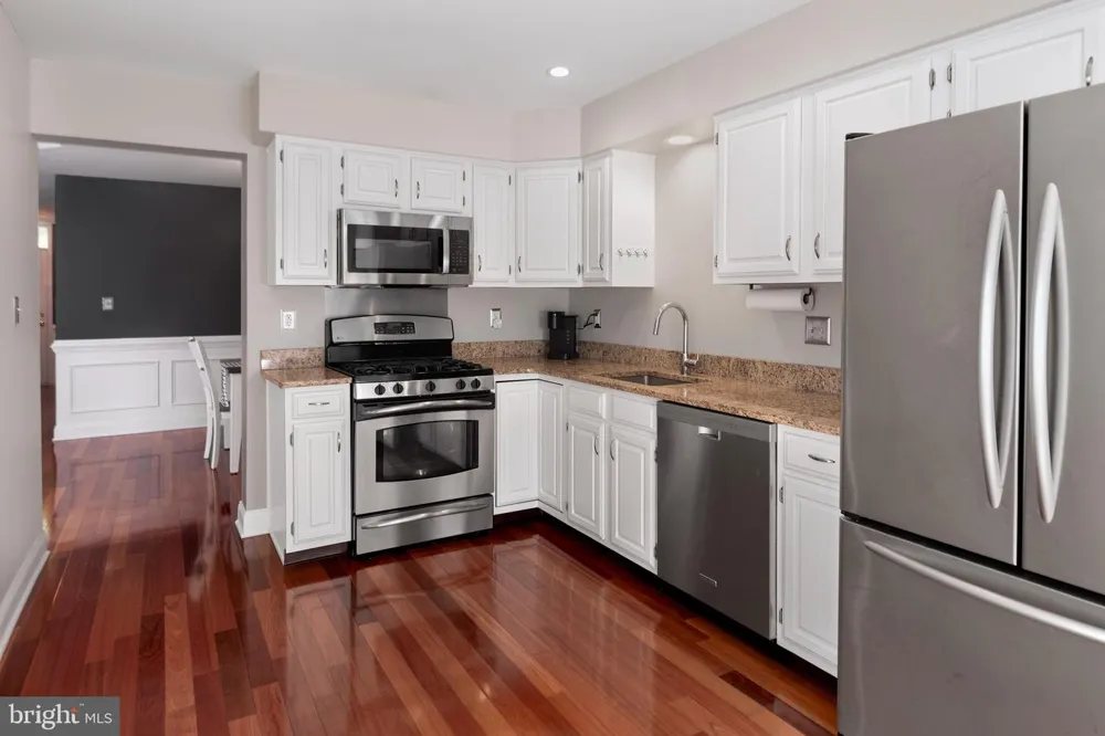 408 AMBERLEIGH DRIVE Pennington, NJ 08534