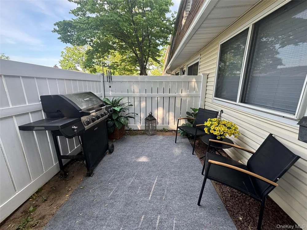107 Storm Drive Holtsville, NY 11742