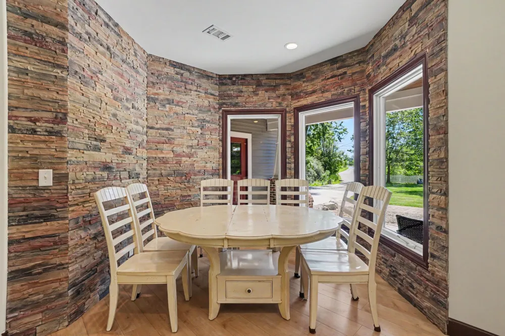 1662 66th Street Fennville, MI 49408