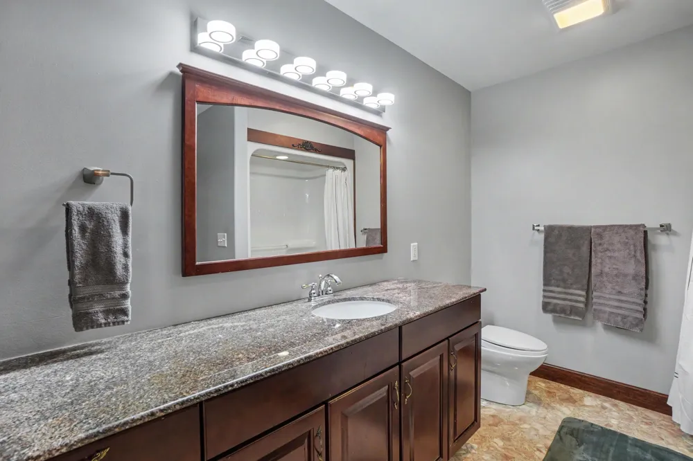 1662 66th Street Fennville, MI 49408