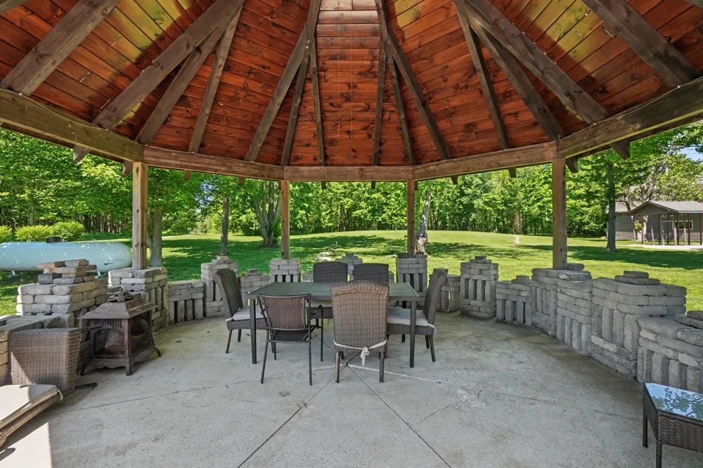 1662 66th Street Fennville, MI 49408