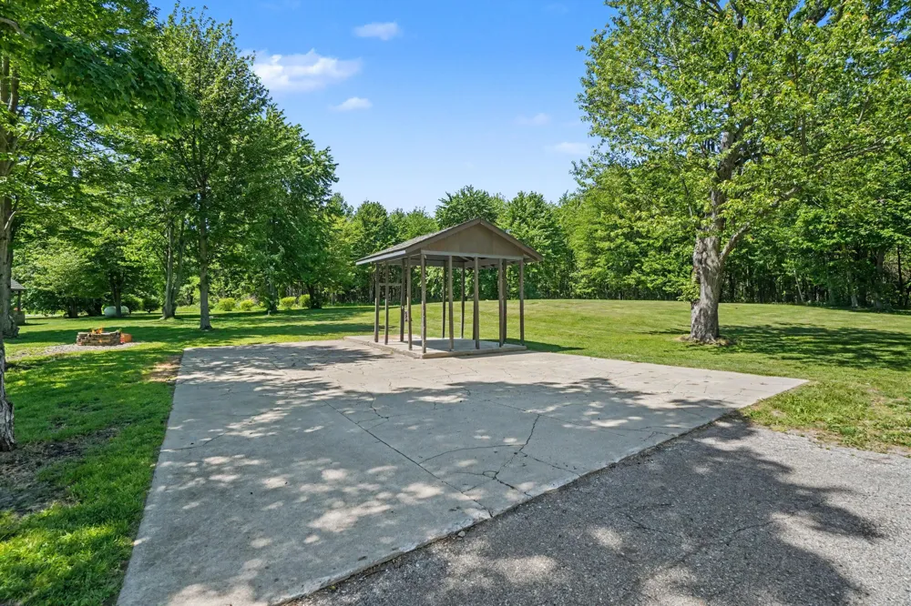 1662 66th Street Fennville, MI 49408