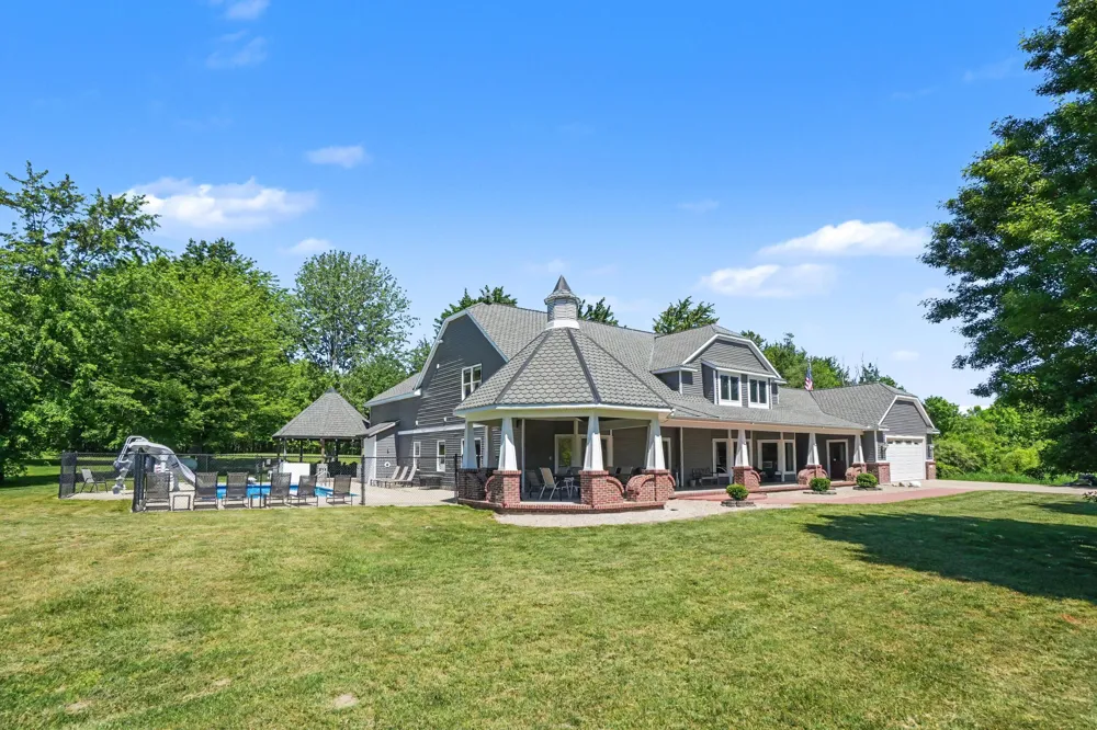 1662 66th Street Fennville, MI 49408