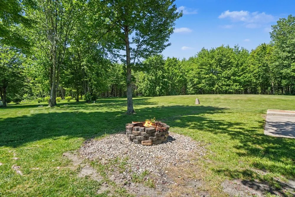 1662 66th Street Fennville, MI 49408