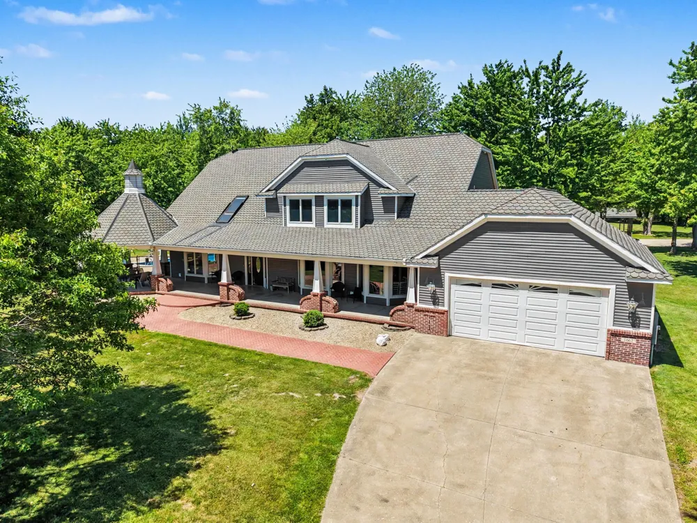 1662 66th Street Fennville, MI 49408
