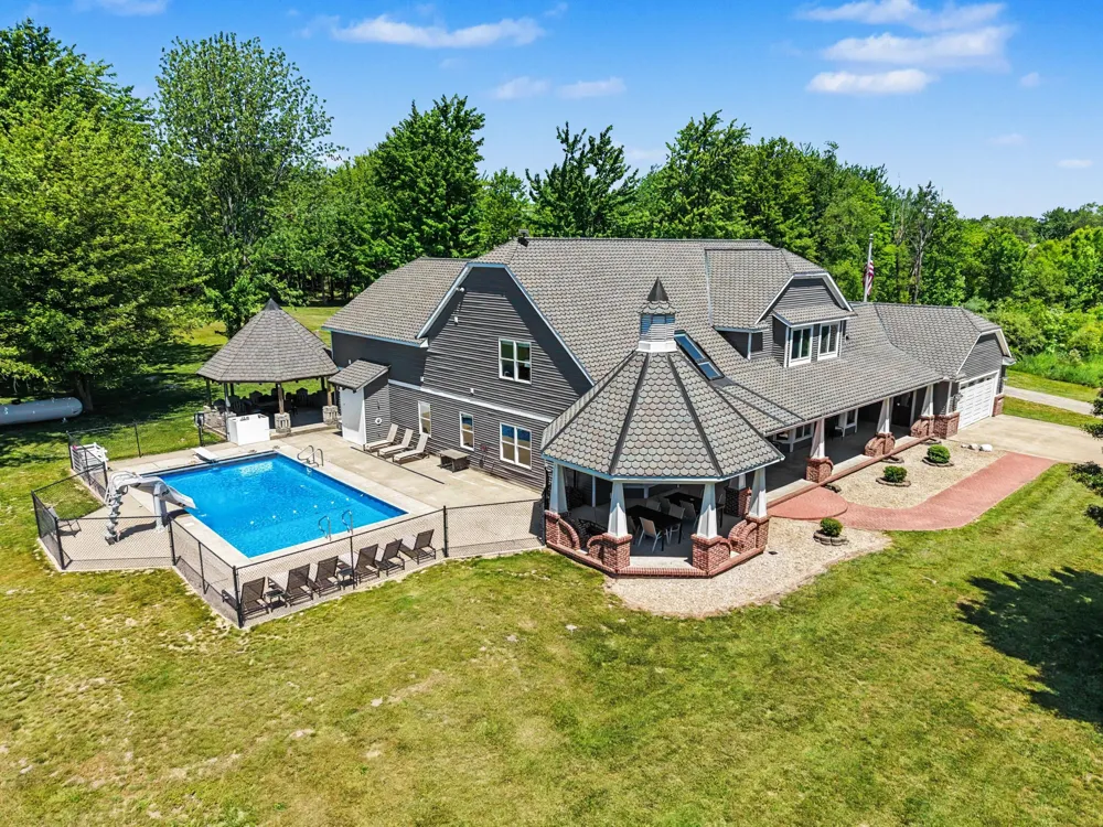 1662 66th Street Fennville, MI 49408