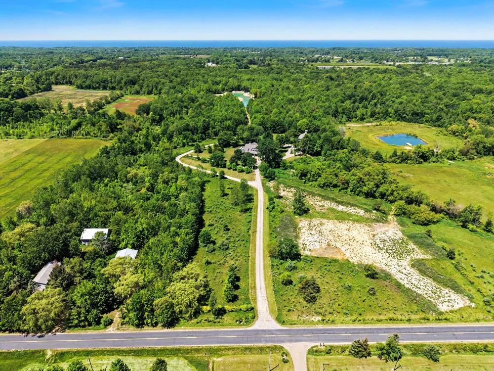 1662 66th Street Fennville, MI 49408